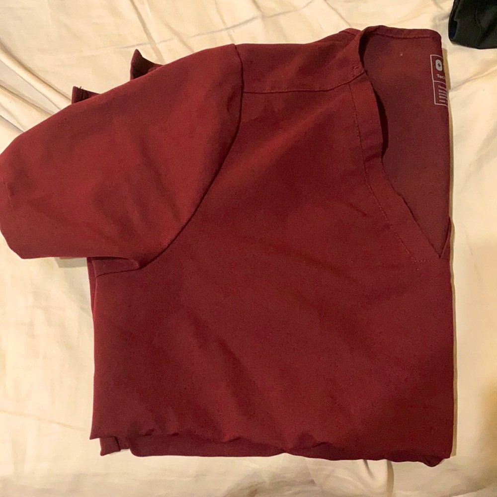 women's Burgundy Casma - Three-Pocket Scrub Top XL